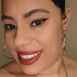 Meet your Posher, Natividad